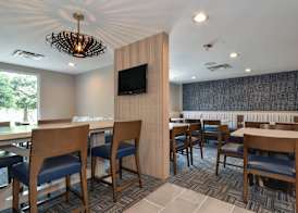 Fairfield Inn & Suites Charlotte Arrowood 2