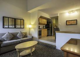 Mountain Side Hotel Whistler by Executive 4