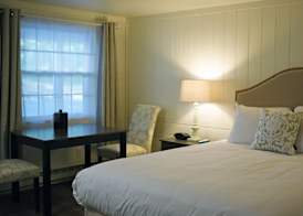 Sandwich Inn and Suites 3