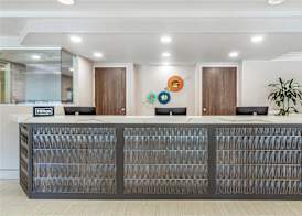 DoubleTree by Hilton Milwaukee Downtown 5