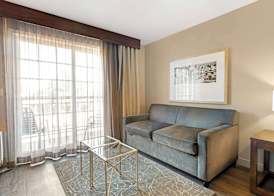 Best Western Cedar Inn & Suites 5