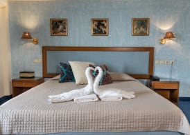 Four Seasons Hotel 5