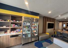 Microtel Inn & Suites by Wyndham Wheeling at The Highlands 2