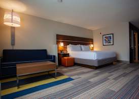 Holiday Inn Express & Suites ATLANTA N-PERIMETER MALL AREA by IHG 4