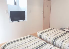 BOND - Hostel 5