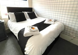 The Crown And Cushion 5