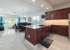 The Grandview Condos on Seven Mile Beach 4