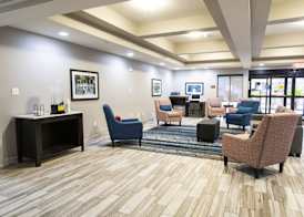 Comfort Inn & Suites Near Medical Center 4