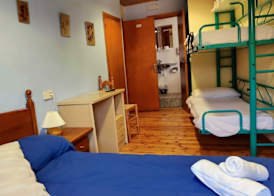 Hostal Pas De La Pera 2