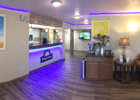 Days Inn by Wyndham Southern Hills/ORU 4