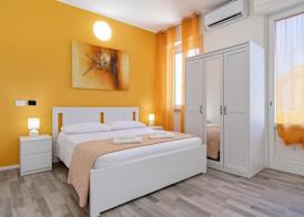 Iris Rooms 3
