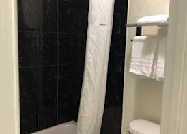 Travelodge by Wyndham Fort Myers North 4