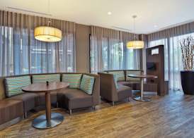 Courtyard by Marriott Gulfport Beachfront 2