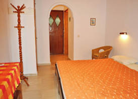 Beachfront holiday Houses Yannis on Agios Gordios beach 2