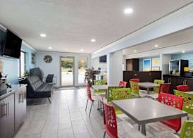 Days Inn by Wyndham Miami 3