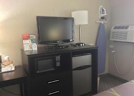 Super 8 by Wyndham Mundelein/Libertyville Area 4
