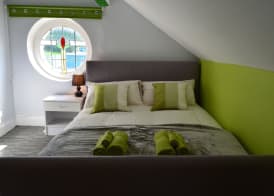 Old Trafford Guest House 5