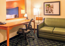 Fairfield Inn & Suites Canton 5