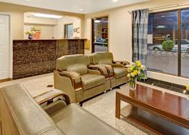 Super 8 by Wyndham Mont Belvieu - Baytown East 2