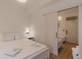 Alamis Hotel & Apartments 4