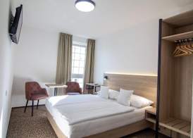 Hotel Avion 4