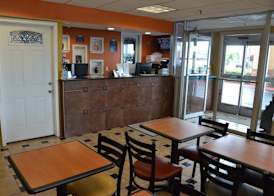 Days Inn by Wyndham Airport Nashville East 4