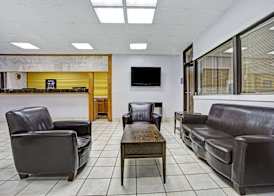 Days Inn by Wyndham Norfolk Military Circle 5