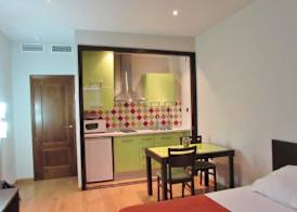 Honest Granada Apartments 4