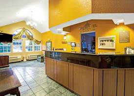 Microtel Inn & Suites by Wyndham Gatlinburg 2