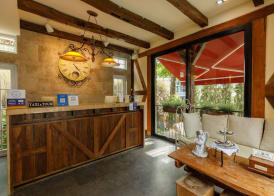 Le Charcoa Hotel 3