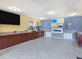 Days Inn by Wyndham Holladay 2
