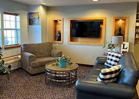 Microtel Inn & Suites by Wyndham Tomah 2