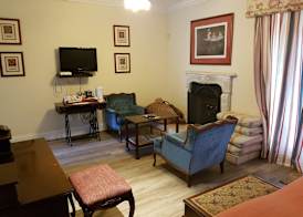Sherwood's Country House 4