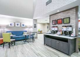 Hampton Inn & Suites Glenarden/Washington DC 4