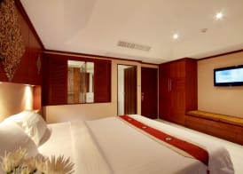 Rayaburi Hotel, Patong 4
