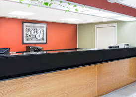 Super 8 by Wyndham Dothan 2