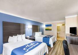 Days Inn & Suites by Wyndham Braunig Lake 5