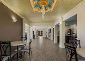 Econo Lodge Inn & Suites Diamondhead 3