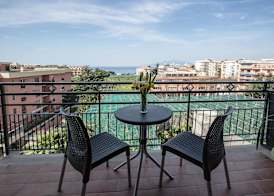 Sea Room Sorrento 4