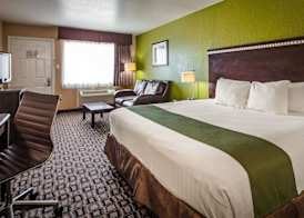 SureStay Hotel by Best Western Floresville 4