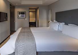 The Onyx Apartment Hotel by NEWMARK 4