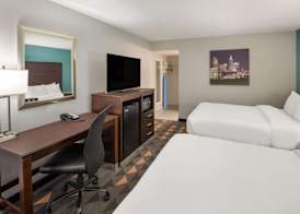Clarion Pointe Indianapolis Northeast 4