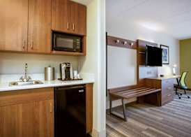Holiday Inn Express & Suites FORT WAYNE by IHG 5