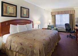 Best Western Cleveland Inn & Suites 4
