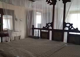 Q2 Bar & Guesthouse 5