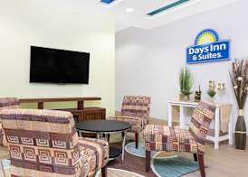 Days Inn & Suites by Wyndham Madisonville 3