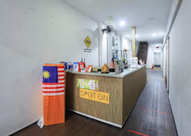 SPOT ON 90236 Zigzag Travellers Home - Hostel 5