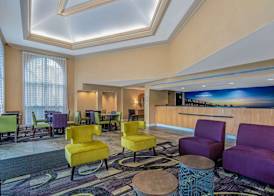 La Quinta by Wyndham Naples Downtown 3