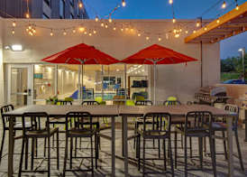 Home2 Suites By Hilton Grand Rapids Airport 4