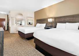 Comfort Suites near Robins Air Force Base 5